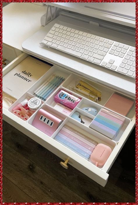 Declutter Desk, Office Organization Desk, Desk Drawer Organization, Aesthetic Organizing, Desk Drawer Organisation, Study Desk Organization, Work Desk Organization, Organization Desk, College Desk