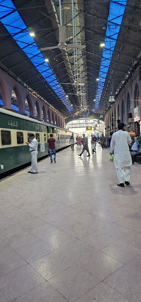 Lahore Station, Dubai, Quick Saves