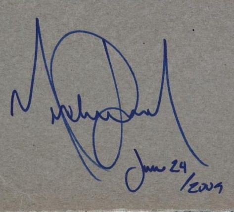 Michael Jackson's very last autograph Michael Jackson Signature, Michael Jackson Autograph, Michael Jackson Vintage, Michael Jackson Tattoo, Tupac Pictures, Gary Indiana, Michael Jackson Art, Joe Jackson, Doo Doo