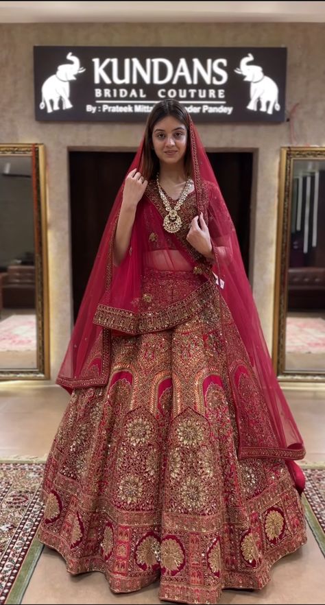 Wedding Lehenga Designs Indian Bridal, Golden Bridal Lehenga, Latest Bridal Lehenga Designs, Bridal Lehenga Designs, Latest Bridal Lehenga, Wedding Lehenga Designs, Indian Wedding Outfit, Asian Bridal Dresses, Bridal Dresses Pakistan