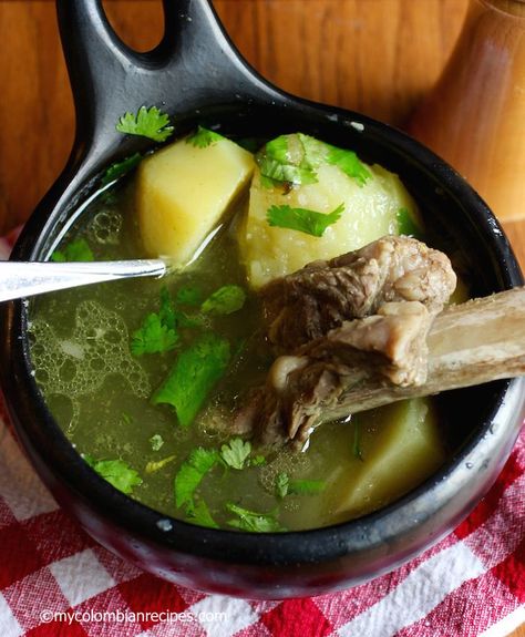 Caldo de Costilla (Colombian Beef Ribs Broth) Colombian Breakfast, Columbian Recipes, Colombian Dishes, Colombian Recipes, Colombian Cuisine, Breakfast Soup, Rican Food, Soup Broth, Colombian Food