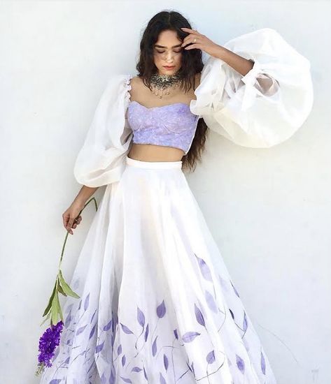 Lilac Indian Outfit, Hand Painted Lehenga, Painted Lehenga, Shadi Outfits, Lilac Lehenga, Lavender Lehenga, Wedding Outfits For Women, Indian Bridesmaids, Haldi Outfits