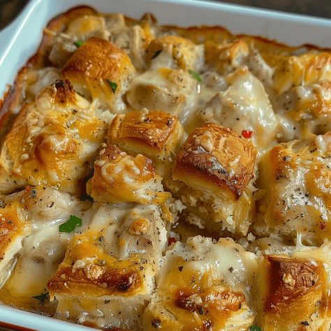 Delicious Casserole Recipes, Heavenly Recipes, Canned Soup, Chicken And Biscuits, Cheesy Garlic Bread, Biscuit Bake, Baked Casserole, Yummy Casseroles, Easy Casserole Recipes