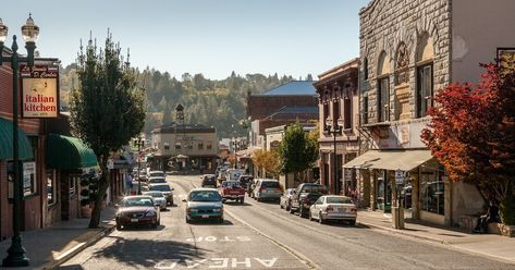 10 Fantastic Reasons To Visit Auburn And Placerville In California Gold Country | TravelAwaits Traveling America, Auburn California, California Getaways, Texas Towns, Family Outings, Mammoth Lakes, Visit California, Historical Landmarks, Sierra Nevada