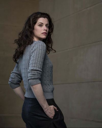 The Mistletoe Motive, Jessica De Gouw, Supernatural Oc, Known And Loved, Cool Summer, Reference Images, Two People, Character Inspo, The Darkness