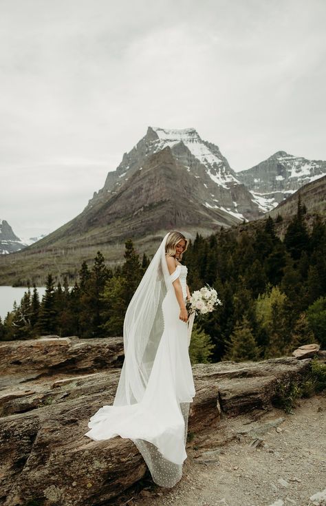 Glacier National Park Spring Wedding Elopement | Montana Photographer | Traditional wedding photos. From snowcapped mountains to blooming wildflowers, we're sharing the inspiration you need for a truly unforgettable destination adventure wedding! Discover glacier national park destination wedding, unique wedding ideas reception creative, glacier national park wedding and unique wedding ideas photography. Book Brogan to capture your unique elopement pictures at photographybybrogan.com. Glacier Wedding Montana, Glacier Elopement Photos, Glacier Point Elopement, Glacier National Park Wedding Elopements, Glacier National Park Wedding, Glacier National Park Elopement, Unique Wedding Receptions, Traditional Wedding Decor, Picnic In The Park