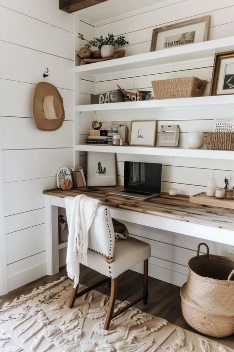 Modern Farmhouse Home Office Design Ideas Closet Turned Into Office, Modern Farmhouse Home Office, Farmhouse Office Ideas, Rustic Home Office Ideas, Farmhouse Home Office, Chic Modern Farmhouse, Cottage Office, Office Layout Ideas, Country Office