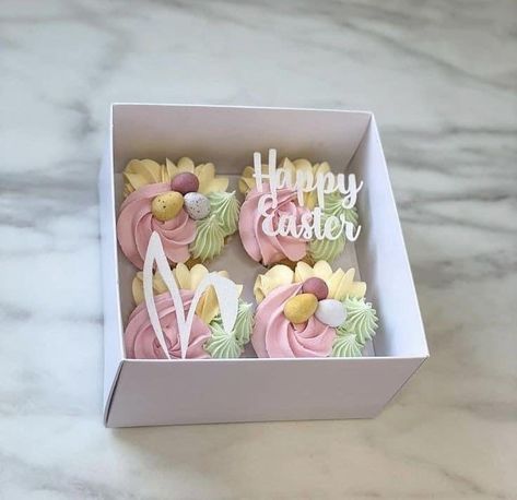 Easter Dessert Boxes, Easter Sweets Ideas, Paas Cupcakes, Easter Cupcake Ideas, Easter Treat Ideas, Easter Bake, Cupcake Arrangements, Easter Cake Decorating, Easter Deserts