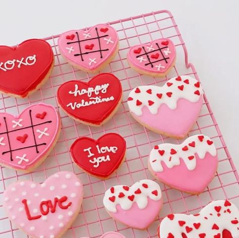 Aggy's Cakes and Sweets on Instagram: "Valentine's day sugar cookies will be available in store starting tomorrow 💓💞 For inquiries send us a dm or call our store at 84251430 💌 Store loc: 44F Aguirre Ave, Parañaque, 1700 Metro Manila #aggyscakesandsweets #sugarcookies #valentinesdaycookies #cookiesofinstagram #heartcookies" Valentine’s Day Cookies, Valentines Sugar Cookies, Heart Sugar Cookies, Valentines Cookie, Royal Cookies, Valentines Day Sugar Cookies, Christmas Cookie Cake, Valentines Cookies, Valentine Sugar Cookies