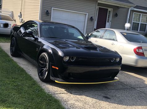 Scat Pack Challenger, Dodge Challenger Black, Dodge Challenger Scat Pack, Car Obsession, Car Background, Charger Hellcat, Dodge Charger Hellcat, Challenger Rt, Dream Cars Bmw