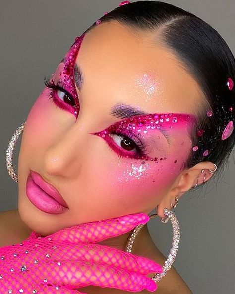 Instagram Cosmic Makeup, Edc Makeup, Bad Gal Bang Mascara, Crazy Eye Makeup, Bang Mascara, Circus Makeup, Brow Soap, Manga Lashes, Makeup Crafts