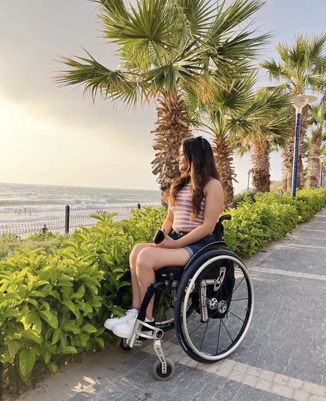 Wheelchair Photography, Wheelchair Fashion, Wheelchair Women, Instagram Editor, Female Pilot, Mobility Aids, Phantom Of The Opera, Wheelchair, Photo Poses