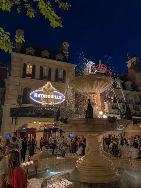 Disneyland Paris Ratatouille, Pictures To Take In Disneyland, All Things Disney, Disney Photos Aesthetic, Disneyland Paris Photos, Disneyworld Aesthetic Pics, Epcot Pictures, Walt Disney World Aesthetic, Ratatouille Aesthetic