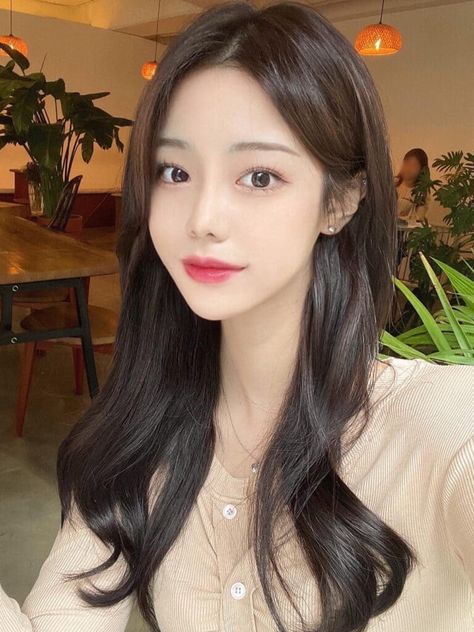 Korean hair color idea: Bambi brown Korean Hair Color 2023, Bambi Brown Hair, Korean Hair Color Ideas, Pink Lavender Hair, Korean Hair Dye, Brown Hair Korean, Beige Hair Color, Hair Color For Brown Skin, Lavender Hair Colors