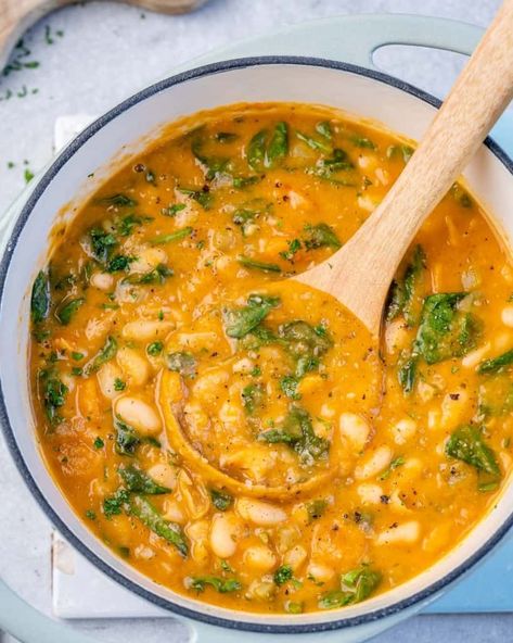 Tasty White Bean and Kale Soup - Healthy Fitness Meals White Bean And Kale Soup, Shrimp Dinners, White Bean Kale, White Bean And Kale, Bean And Kale Soup, Kale Soup Recipes, White Bean Soup Recipes, Fitness Meals, Healthy Fitness Meals