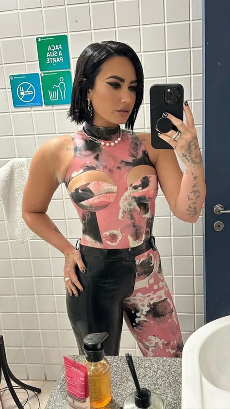 Demi Lovato Weight, Demi Lovato Style, Weight Gain Journey, Self Image, Personal Health, Demi Lovato, American Singers, Edgy Fashion, Body Positivity