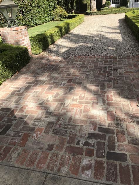 Pebble Driveway, Palm Springs Landscaping, Circle Patio, Brick Paver Driveway, Brick Courtyard, Brick Driveway, Brick Floor, Brick Path, Brick Walkway