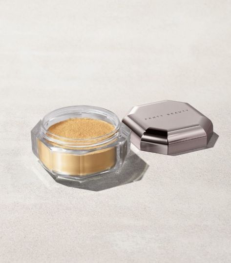 Fenty Beauty Setting Powder, Make Up Pallets, Fenty Makeup, Skincare Shopping, Fenty Skin, Heart Makeup, Romantic Makeup, Beauty Counter, Banana Powder