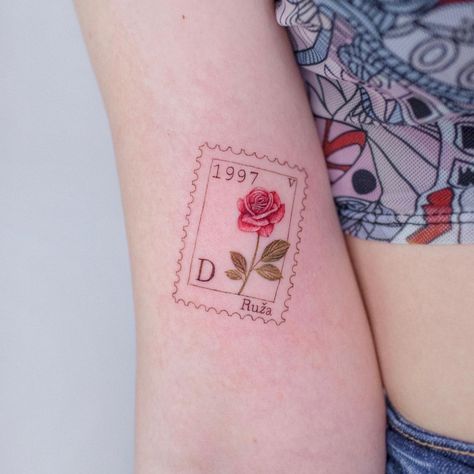 Tatoo Rose, Grandparents Tattoo, Stamp Tattoo, Hand And Finger Tattoos, Cute Tiny Tattoos, Book Tattoo, Elegant Tattoos, Minimal Tattoo, Rose Tattoos