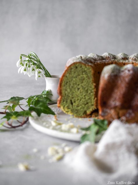 Die ersten oder Matcha-Kuchen mit Vanille und weißer Schokolade - Zum Kaffee dazu Matcha Almond, Almond Pound Cakes, Green Cake, Frozen Yoghurt, Watercress, Food Shows, Thermomix Recipes, Afternoon Snacks, Chocolate Ganache