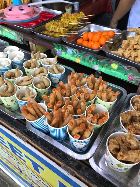 Street Food Pictures, Philippine Photography, Back To School Food, Snack Corner, Pinoy Street Food, Street Food Stall, Filipino Street Food, Food Drawings, Potato Recipes Side Dishes