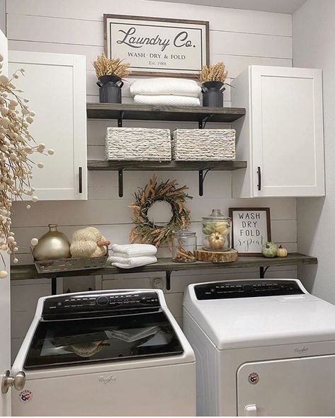 Cheap Laundry Room Makeover, Farmhouse Guest Room, Laundry Rooms Ideas, Laundy Room, White Laundry Rooms, Modern Laundry, Laundry Room Renovation, Farmhouse Laundry, Modern Laundry Rooms