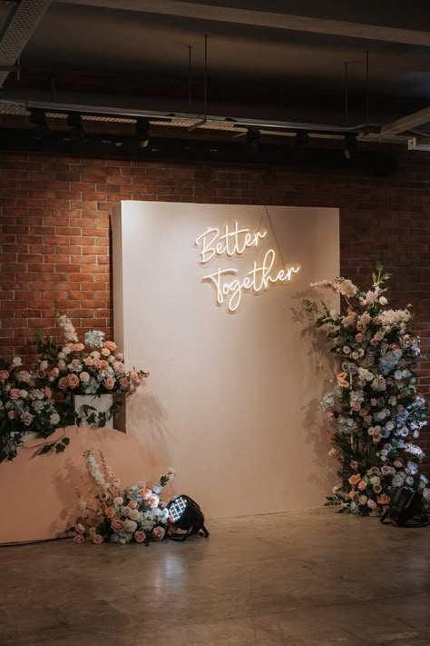 Wedding Selfie Booth Photo Backdrops, Light Up Sign Wedding Backdrop, Photobooth Backdrop With Neon Sign, Photo Backdrop Reception, Big Wedding Signs, Photo Booth For Reception, Wedding Corner Decor, Photo Wall Neon Sign, Photo Corner For Wedding