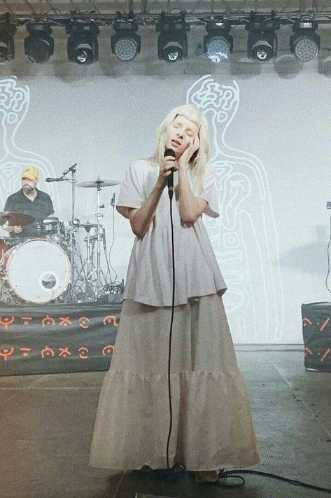 Aurora Artist, Aurora Fashion, Aurora Aksnes, Oh My Goddess, Concert Looks, Vibe Clothes, Style Icon, Concert Outfit, Style Icons