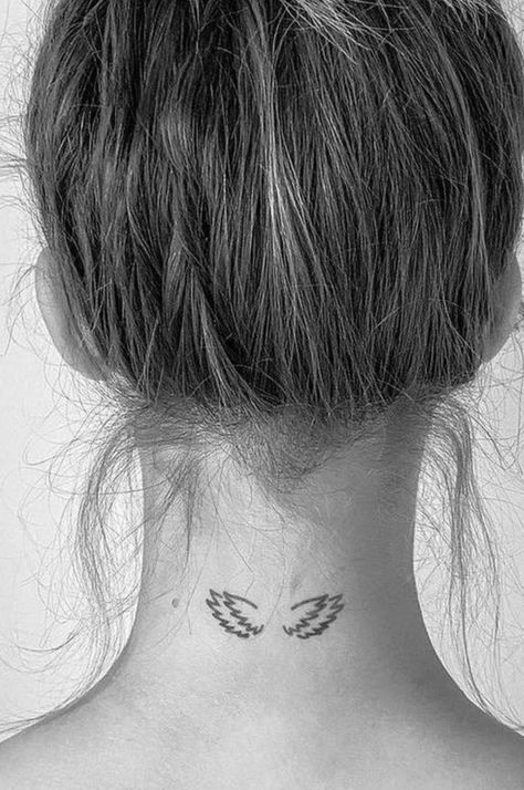 Tiny Minimalist Tattoo, Small Bff Tattoos, Girly Skull Tattoos, Pinterest Tattoo Ideas, Tattoo Ideas For Guys, Bird Tattoos For Women, Unique Tattoos For Men, Army Medic, Camorra Chronicles