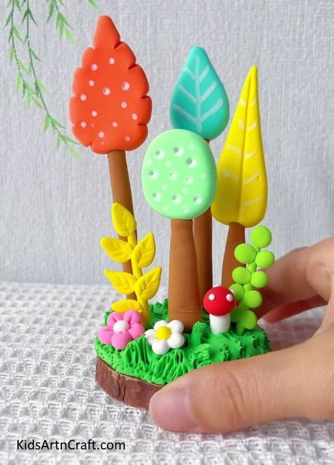 DIY Clay Modelling Tree Artwork Easy Tutorial For Kids Check more at https://www.kidsartncraft.com/clay-tree-craft-tutorial/ Modelling Clay Ideas For Kids, Polymer Clay Tree, Playset Diy, Tree Clay, Clay Tree, Artwork Easy, Clay Modelling, Clay Crafts For Kids, Clay Moulding