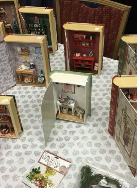 Room Box Miniatures, Matchbox Crafts, Book Pendant, Shadow Box Ideas, Miniature Scenes, Doll House Crafts, Matchbox Art, Miniature Ideas, Shadow Box Art