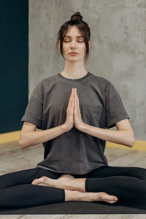 Meditation Pose, Meditating Woman, Meditation Woman, Meditation Poses Photography, Woman Meditating, Meditation Sitting Pose, Woman Meditating Photography, Meditation Photos Mindfulness, Yoga Inspiration Photos