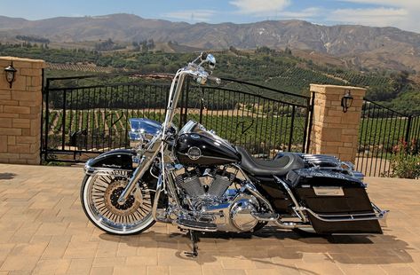 2008 Harley Davidson Road King Classic - Wicked HD Motocykle Harley Davidson, Harley Bagger, Harley Davidson Road King, Harley Davidson Pictures, Custom Motorcycles Harley, Road King Custom, Harley Davidson Baggers, Vespa Scooter, Road King Classic