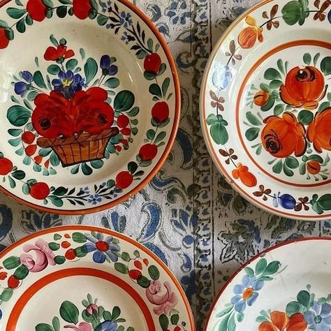 STAY INSIDE | Interior Design Inspiration on Instagram: "I found these beautiful antique pieces on the beautiful page @sourced_by_holly 🎨✨ Who else is addicted to ceramics like me? #ceramics #ceramicsofinstagram #ceramicsart #antiques #antique #dishes #handpainted #details #antiqueshop #antiquefurniture #deco #decor #interiordesign #interior" Tahoe House, Spring Lunch, Lunch Table, Hand Painted Candles, Antique Dishes, Inside Interiors, Painted Candles, Deco Decor, Vintage Tableware