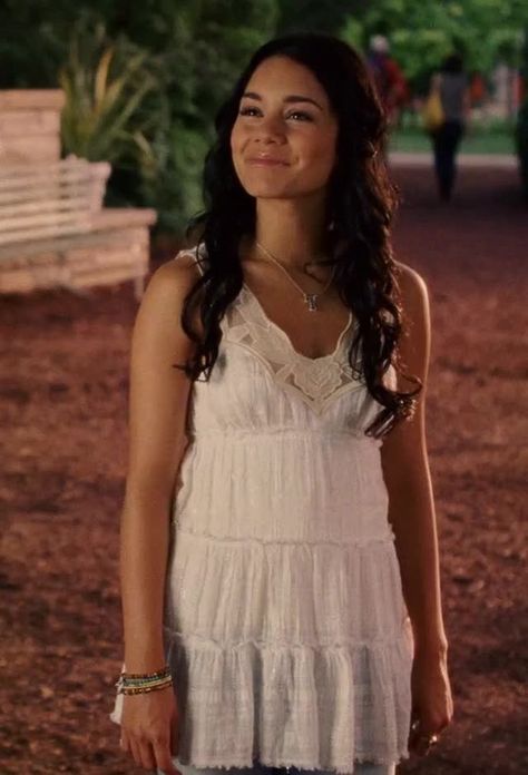 Vanessa Hudgens Dress, Gabriella High School Musical, Vanessa Hudgens Body, Gabriela Montez, Zac Efron Movies, Gabriella Montez, Zac Efron And Vanessa, Female Celebrity Crush, Michael Murray