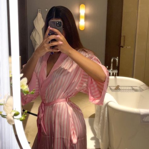 pink robe, VS girl Silk Robe Victorias Secret, Bathrobe Victoria Secret, Vs Robe Aesthetic, Victoria Secret Pink Robe, Victoria Secret Pjs Silk, Victoria Secret Dressing Gown, Victoria Secret Robe Aesthetic, Victoria’s Secret Christmas Aesthetic, Victoria Secret Night Gowns