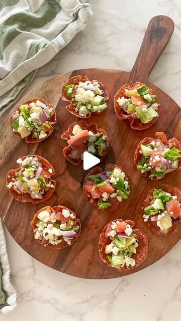 Jacqueline Vignona | Easy & Delicious Recipes | CHOPPED SALAD SALAMI BITES 🤌🏼  Move over chopped salad there is a cuter version in town! These salami bites topped with a chopped s... | Instagram Chopped Salad Salami Bites, Deli Dressing, Salami Appetizers, Salami Cups, Salad Salami, Salami Bites, Mexican Street Corn Salad Recipe, Marinated Artichokes, Salad Appetizer Cups