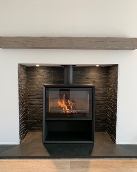 Contura Stoves on Instagram: “Another cosy fireplace insert just in time for winter. Photo by Tim Rushton. #contura #conturastoves #logburner #woodburner…” Wood Insert Fireplace Ideas, Wood Burning Stove Insert, Modern Log Burners, Modern Woodburner, Wood Burner Fireplace, Log Burner Fireplace, Log Burner Living Room, Modern Wood Burning Stoves, Cosy Fireplace