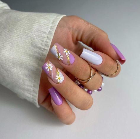 summer flower nail designs Bday Nails, Unghie Nail Art, Cute Nail Art Designs, Colorful Nails, Flower Nail Designs, Flower Nail, Trendy Nail Art, Flower Nail Art, Nails Coffin