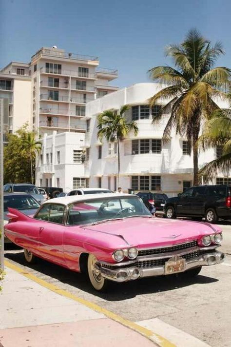 Miami/South Beach... old car, deco architecture.  Miami is  a bit more "kept up" while Havana is a bit more "decadent." Beach Inspiration, 1959 Cadillac, Bmw Classic Cars, Chevrolet Truck, Pink Cadillac, Cadillac Ats, Bmw I3, Old Pink, Bmw Classic