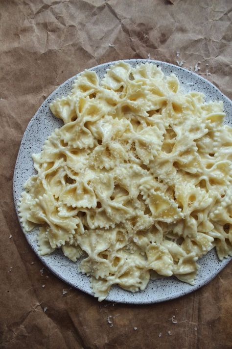 Creamy Lemon Pasta, Butter Pasta, Cheesy Pasta, Lemon Pasta, Think Food, Food 52, Food Obsession, Pretty Food, Food Cravings