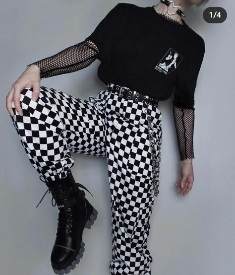 Checkered Pants Outfit, Punk Style Outfits, Alt Clothes, Grunge Outfit, Checkered Pants, Thrifted Outfits, Han Solo, Style Punk, Alt Fashion