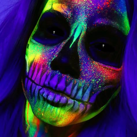 Black Light Makeup Halloween, Glow Skull Makeup, Uv Skeleton Makeup, Black Light Skeleton Makeup, Black Light Skull Makeup, Neon Zombie Makeup, Glow In The Dark Skeleton Makeup, Uv Skull Makeup, Uv Makeup Ideas Black Lights