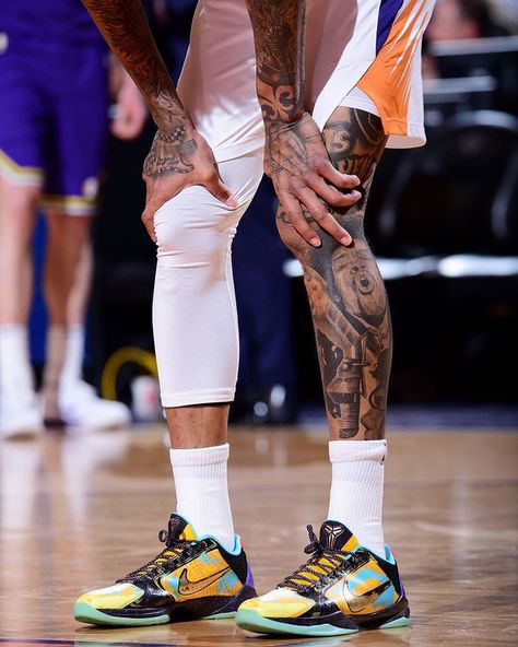 NBA Tattoos on Instagram: “🎙 @kellyoubrejr pays tribute to the late and great @jimihendrix . Oubre has a portrait of Hendrix on his left leg along with his name in…” Kelly Oubre Jr Tattoos, Nba Tattoos For Men, Nba Players Tattoos, Nba Tattoo, Kelly Oubre Jr, Kelly Oubre, Christian Sleeve Tattoo, Tattoos Arm, Men Tattoos Arm Sleeve