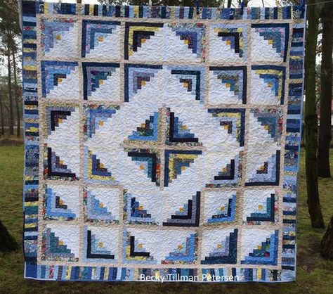 Cabin Fever Blues Quilt Pattern Bread With Cottage Cheese, Quilt For Men, Log Cabin Variations, Blue Quilt Patterns, Amish Quilt Patterns, New Quilt Patterns, Pineapple Quilts, Quilt Log Cabin, Blue And White Quilts