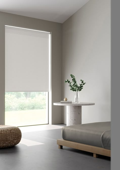 Roller Blinds: Effortless Style at Your Fingertips! 😍 Hallway Window Ideas, Shades In Living Room, Shades For Sliding Glass Doors, Roller Shades Kitchen, Roller Shades Bedroom, Shades With Curtains, Roller Shades Living Room, Shades Aesthetic, Roller Blinds Living Room