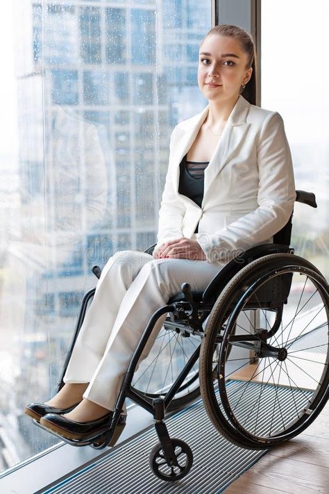 Woman in wheelchair Wheelchair Outfits, Disabled Fashion, Long Leg Cast, Wheelchair Fashion, Business Professional Attire, Disabled Women, Wheelchair Women, Interview Attire, Beach Attire