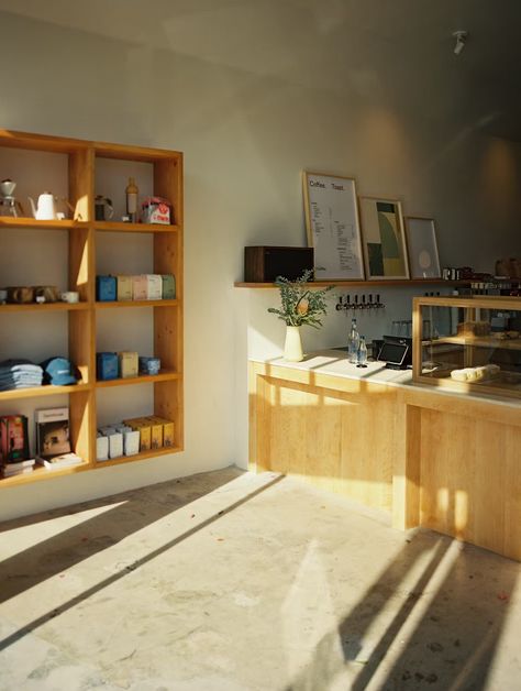 Photo 2 of 10 in L.A. Roaster Canyon Coffee’s First Storefront Serves Up a Warm, Woody Vibe - Dwell Canyon Coffee, Park Cafe, Beachwood Canyon, Dining Corner, New Mexico Homes, Plywood Table, Donald Judd, Sea Ranch, White Counters