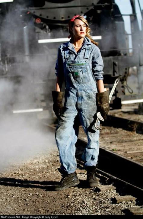 Mechanic Costume Womens, Car Mechanic Costume, Car Maintenance Log, Mechanic Costume, Mechanic Overalls, Violet Baudelaire, Mechanic Clothes, Woman Mechanic, Girl Mechanics