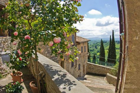 Tuscany Landscape, Living In Italy, Most Beautiful Wallpaper, Montepulciano, Landscape Background, Northern Italy, Tuscany Italy, Food Tours, Pretty Places